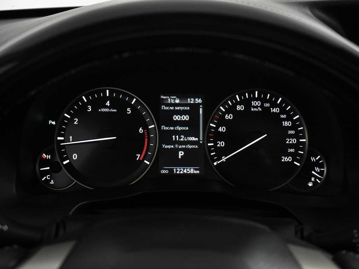 Lexus ES с пробегом — 2015 год. Фото: #18