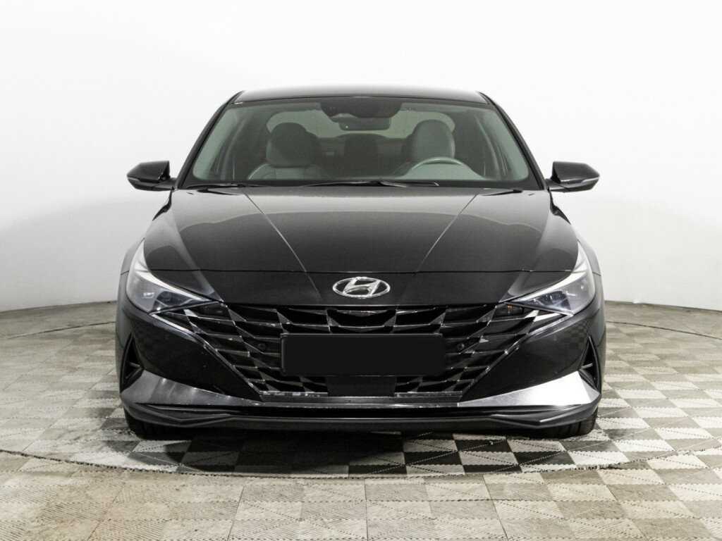 Hyundai Elantra с пробегом — 2021 год. Фото: #1