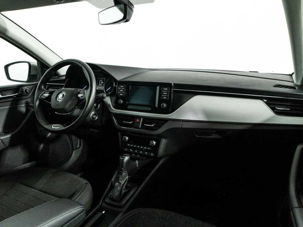 Skoda Rapid с пробегом — 2021 год. Фото: #8