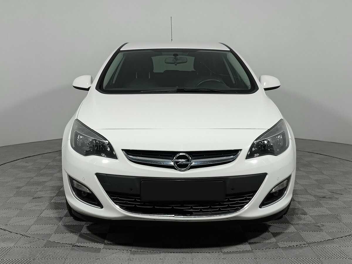 Opel Astra с пробегом — 2014 год. Фото: #1