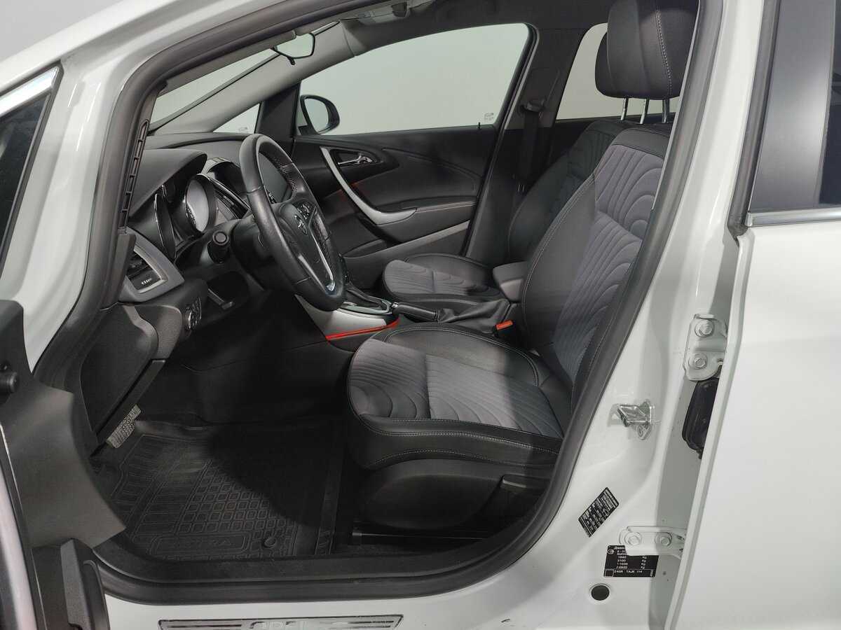 Opel Astra с пробегом — 2014 год. Фото: #9