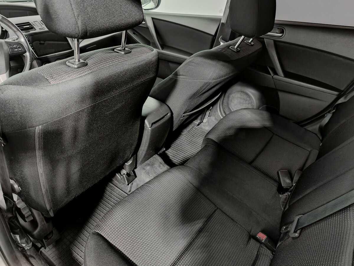 Mazda 3 с пробегом — 2012 год. Фото: #13