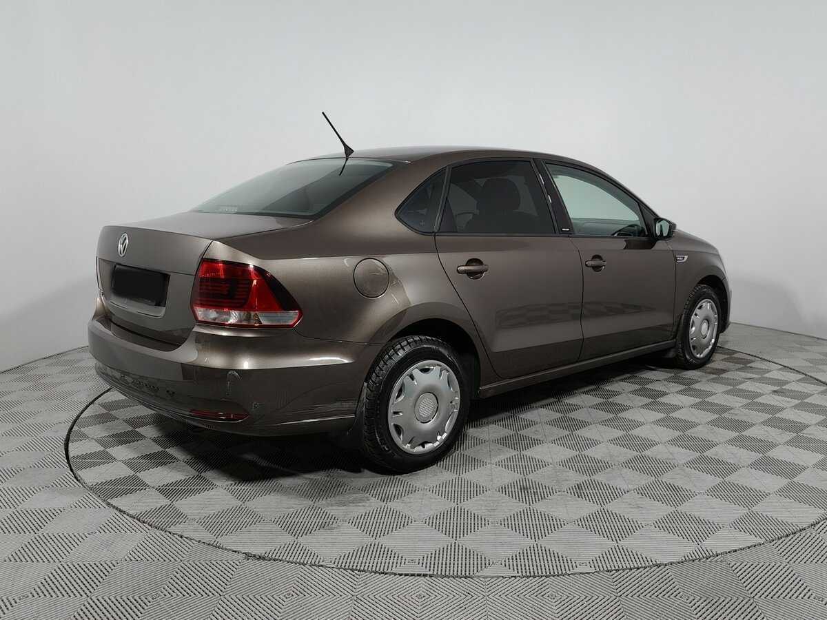 Volkswagen Polo с пробегом — 2016 год. Фото: #7
