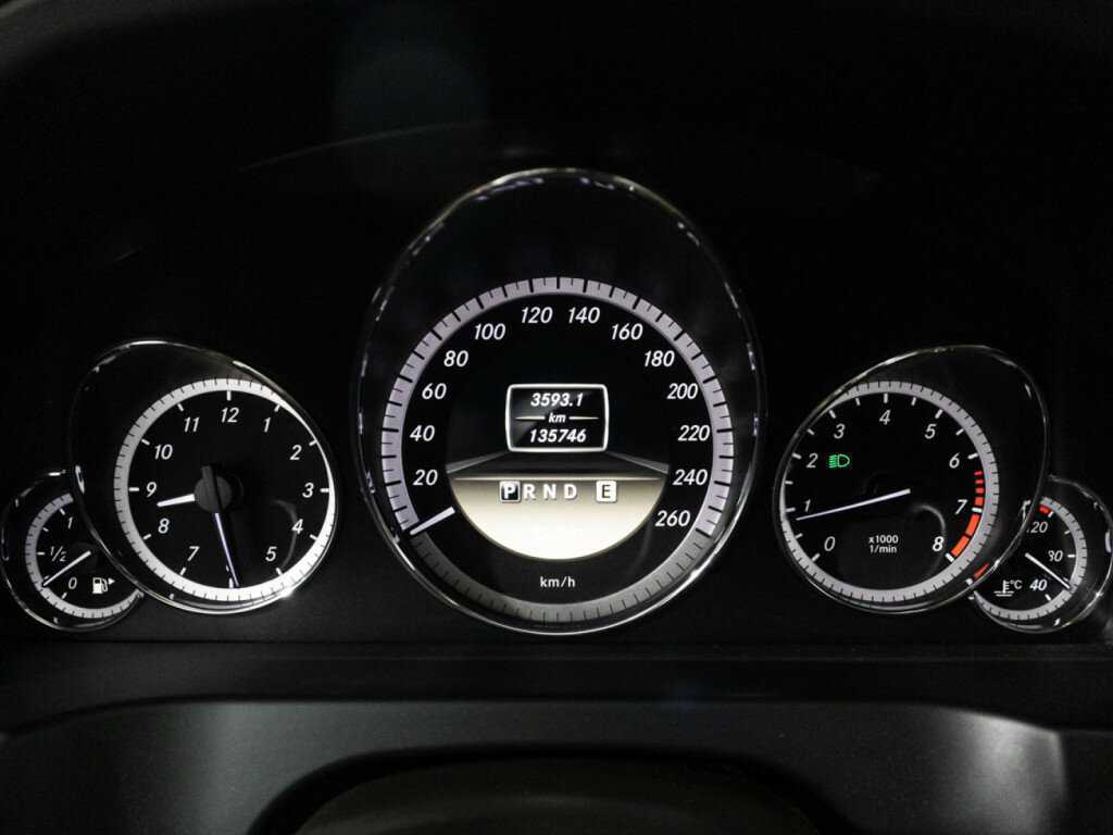 Mercedes-Benz E-Класс с пробегом — 2012 год. Фото: #11