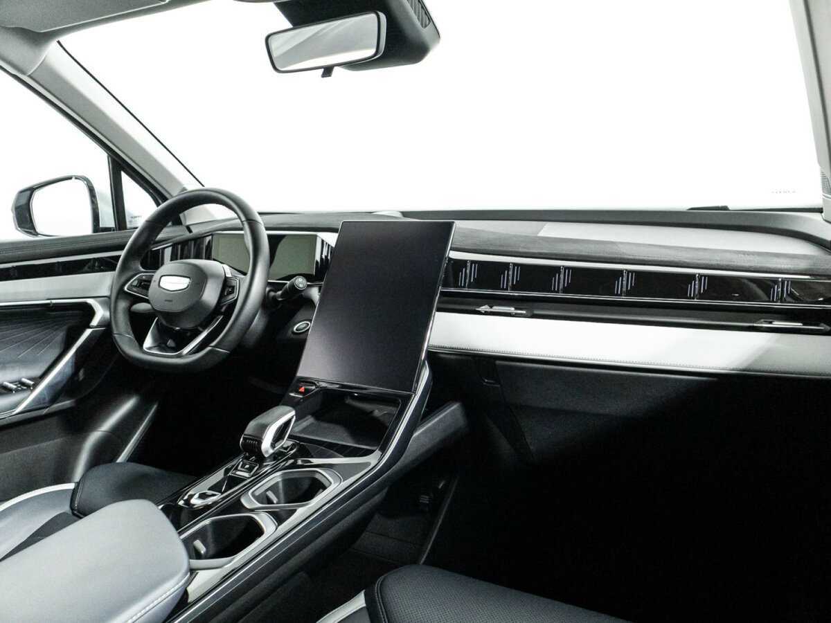 Geely Atlas с пробегом — 2023 год. Фото: #8