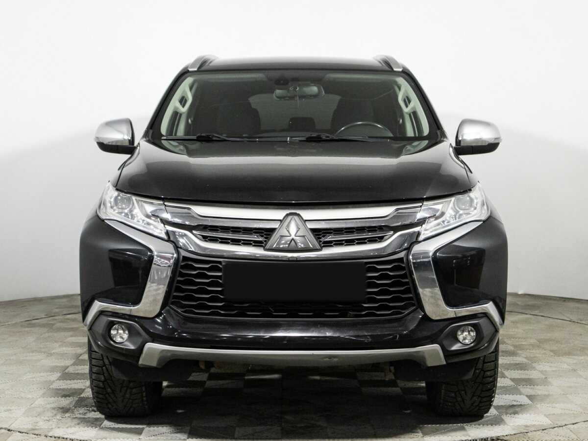 Mitsubishi Pajero Sport с пробегом — 2018 год. Фото: #1