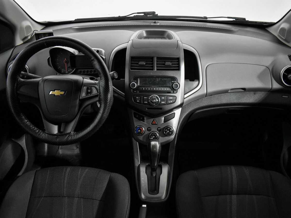 Chevrolet Aveo с пробегом — 2014 год. Фото: #12