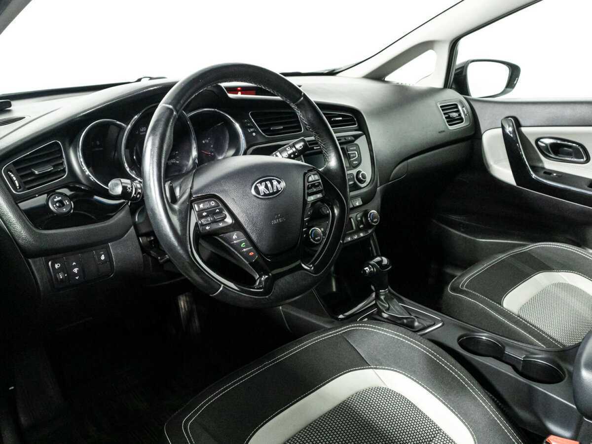 Kia Ceed с пробегом — 2015 год. Фото: #10