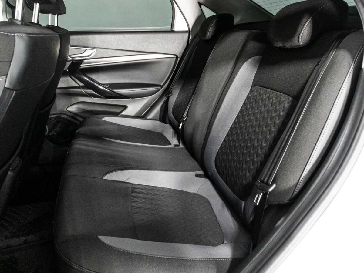 Lada (ВАЗ) Vesta с пробегом — 2024 год. Фото: #9