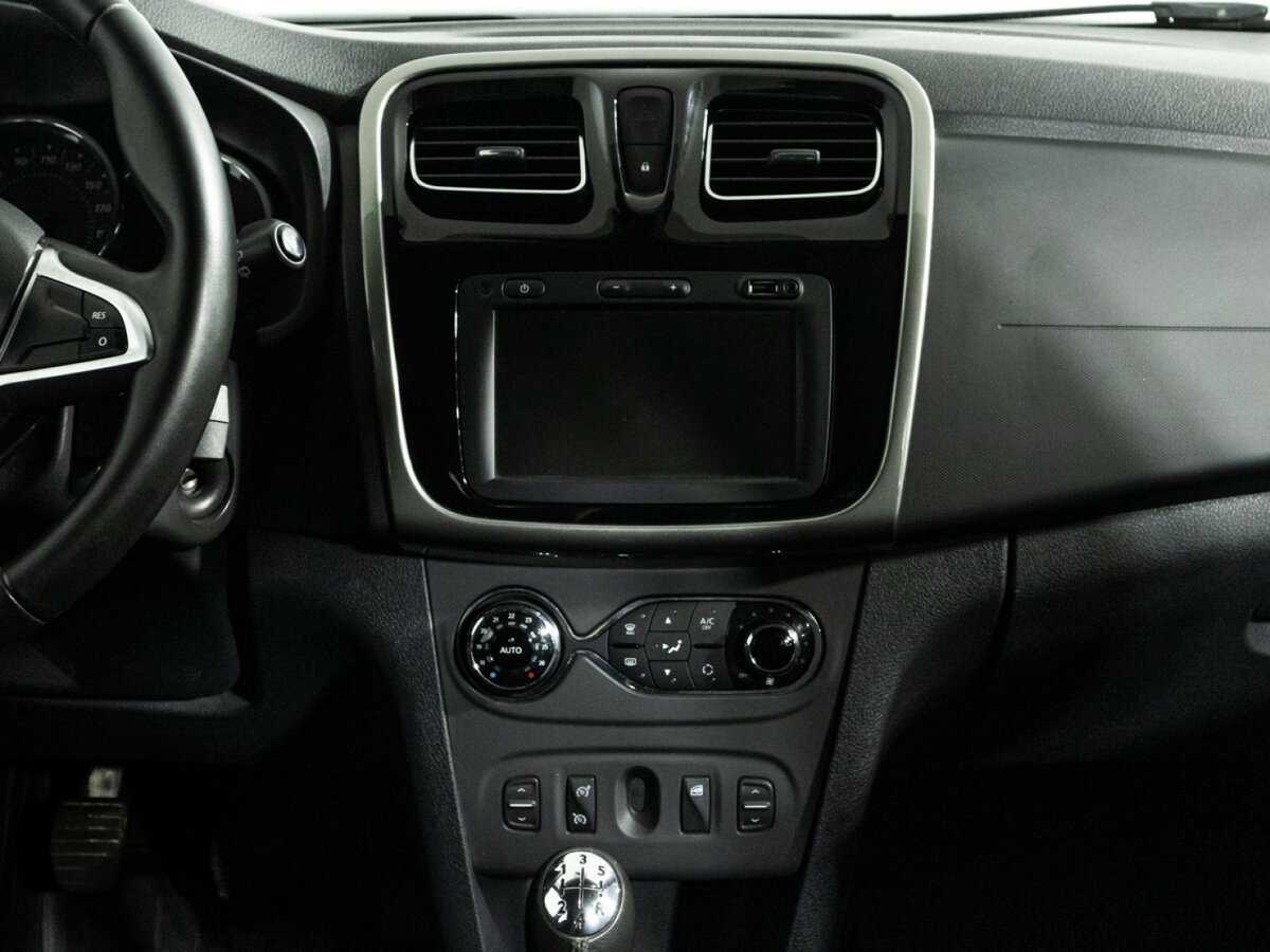 Renault Sandero с пробегом — 2019 год. Фото: #13