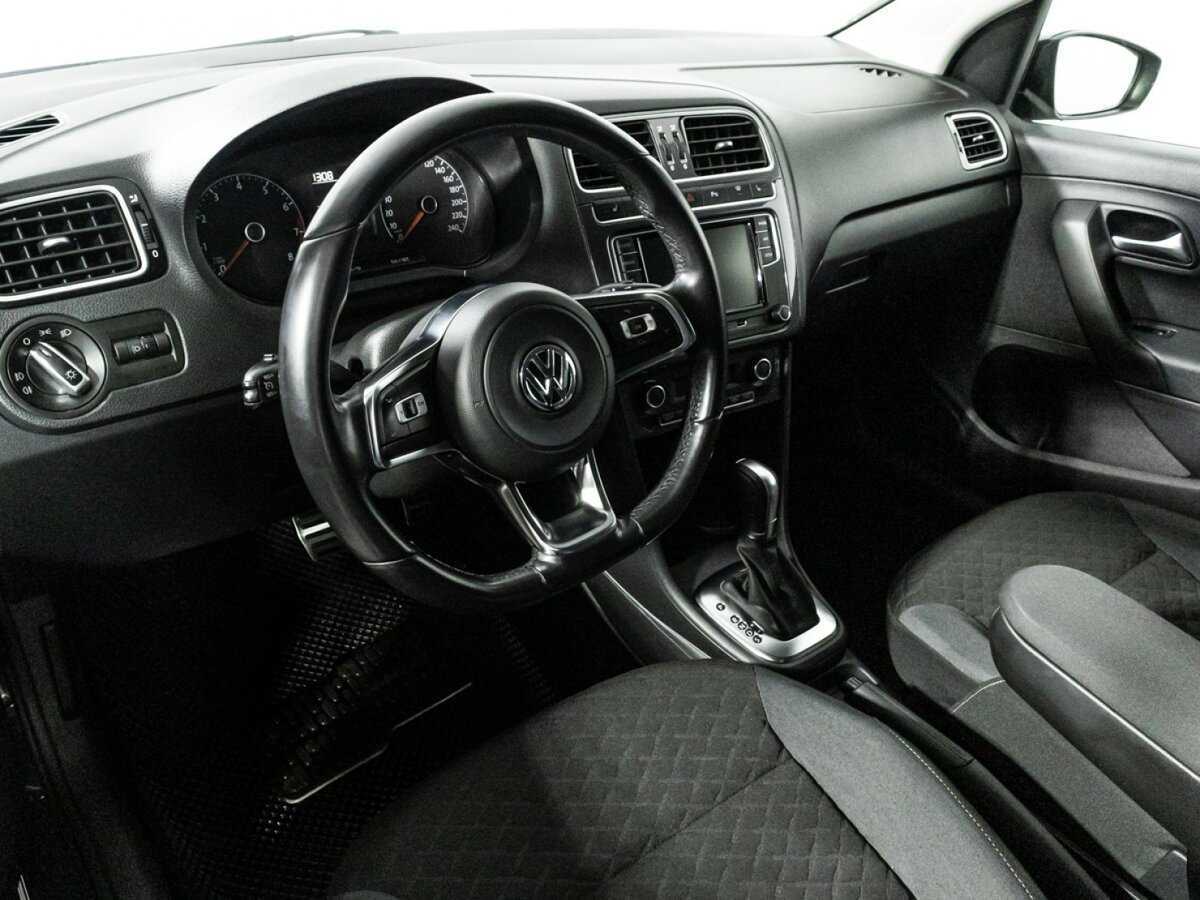 Volkswagen Polo с пробегом — 2018 год. Фото: #10