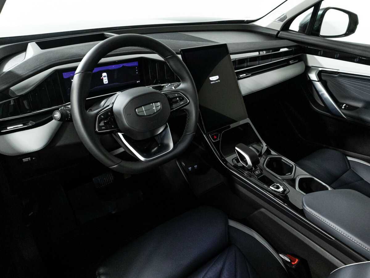 Geely Atlas с пробегом — 2024 год. Фото: #10