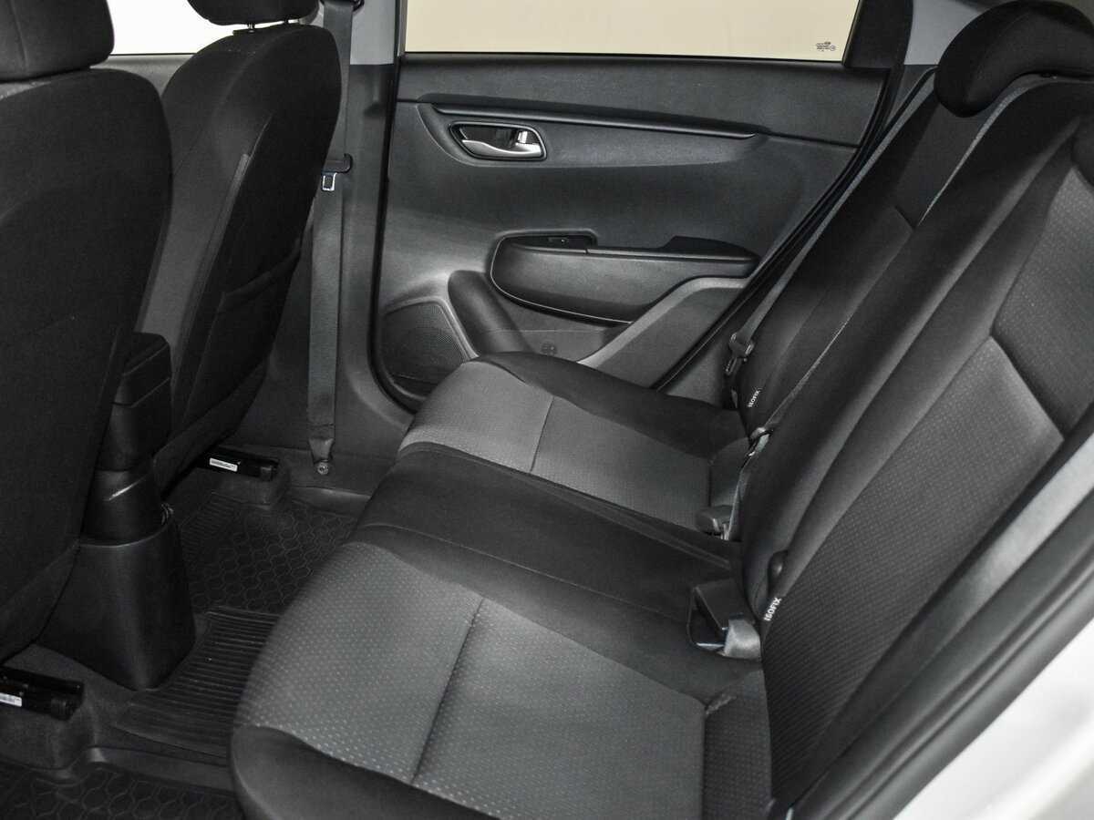 Kia Rio с пробегом — 2020 год. Фото: #9