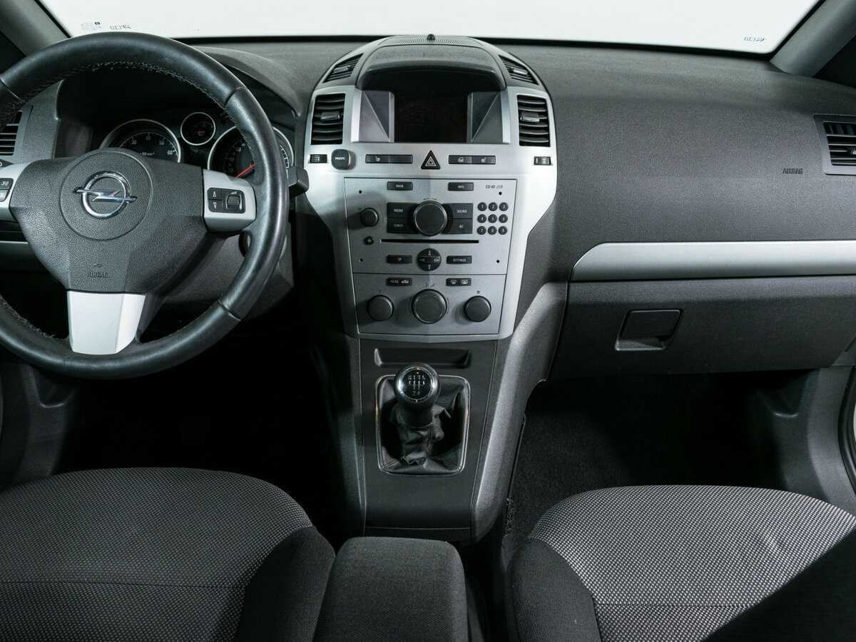 Opel Zafira с пробегом — 2013 год. Фото: #8