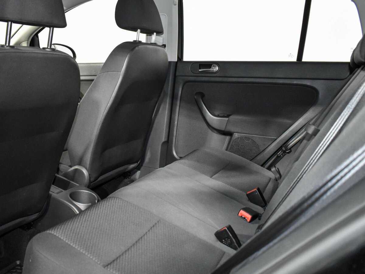 Volkswagen Golf Plus с пробегом — 2013 год. Фото: #10