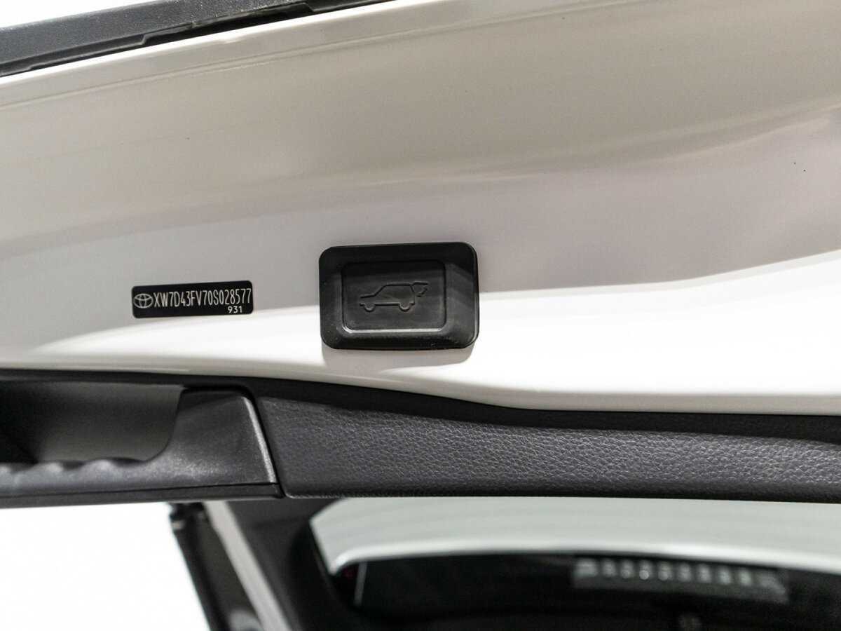 Toyota RAV4 с пробегом — 2021 год. Фото: #15