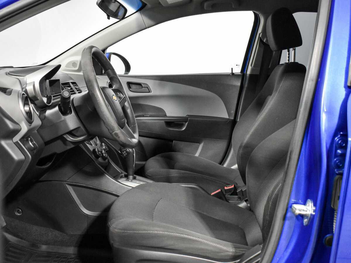 Chevrolet Aveo с пробегом — 2012 год. Фото: #9