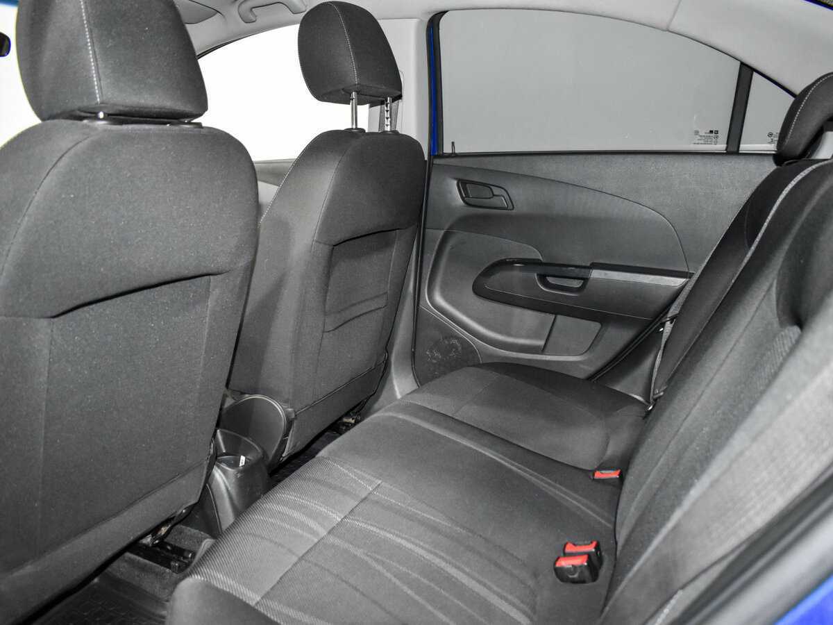 Chevrolet Aveo с пробегом — 2012 год. Фото: #11