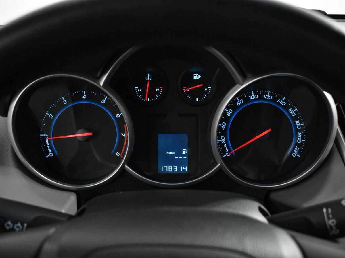 Chevrolet Cruze с пробегом — 2014 год. Фото: #17