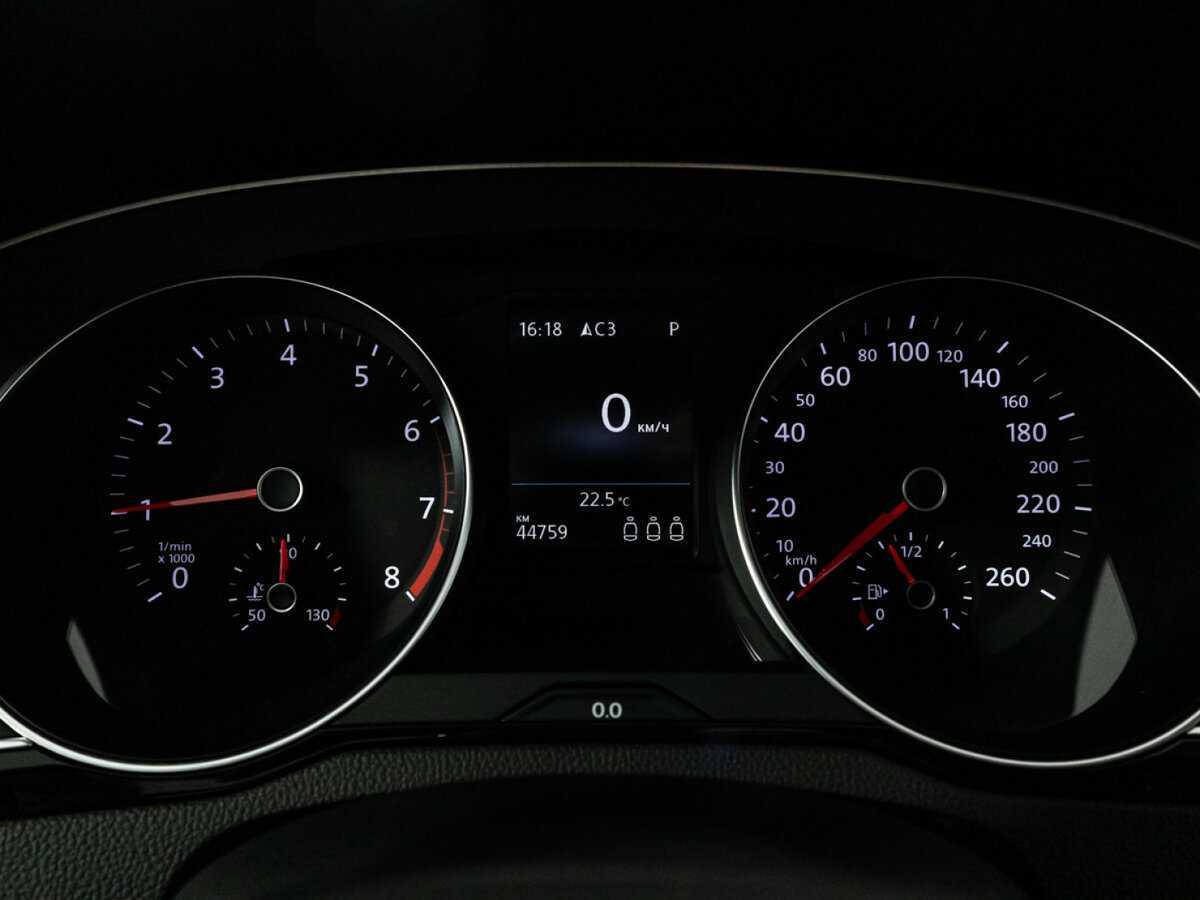 Volkswagen Passat с пробегом — 2020 год. Фото: #11