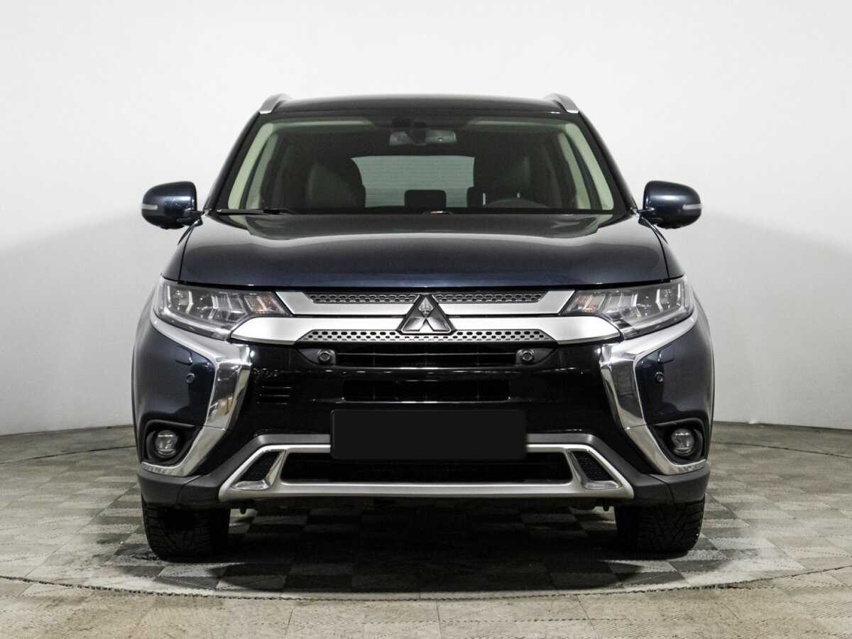 Mitsubishi Outlander с пробегом — 2020 год. Фото: #1
