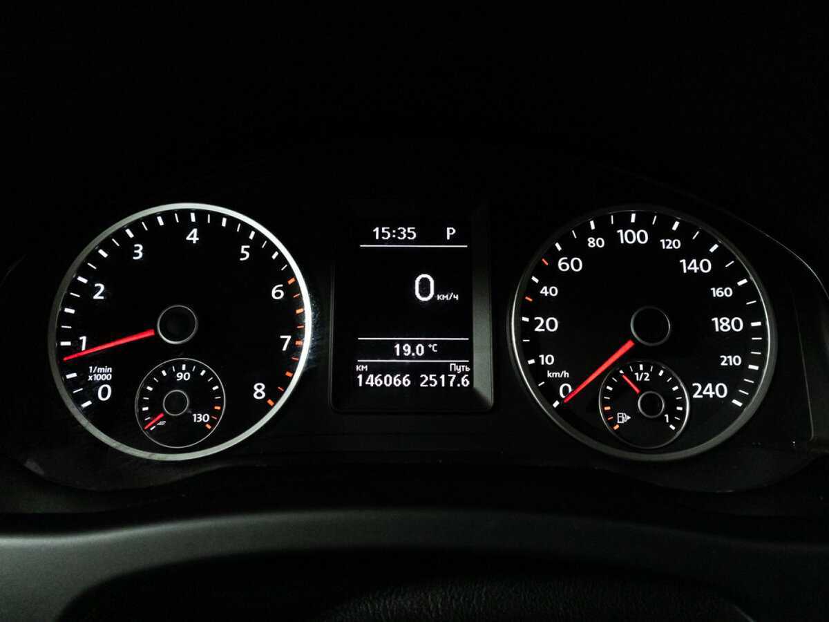 Volkswagen Tiguan с пробегом — 2015 год. Фото: #11