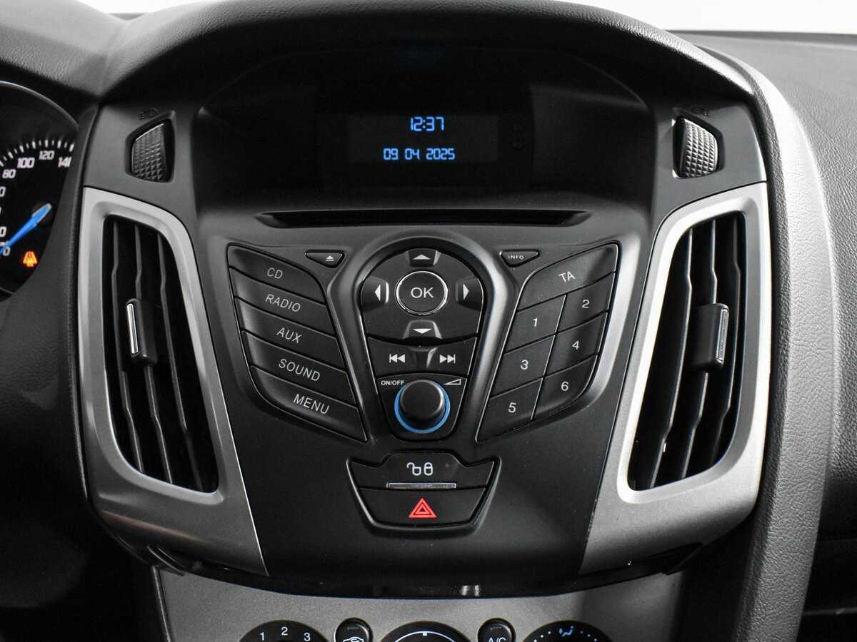 Ford Focus с пробегом — 2015 год. Фото: #15