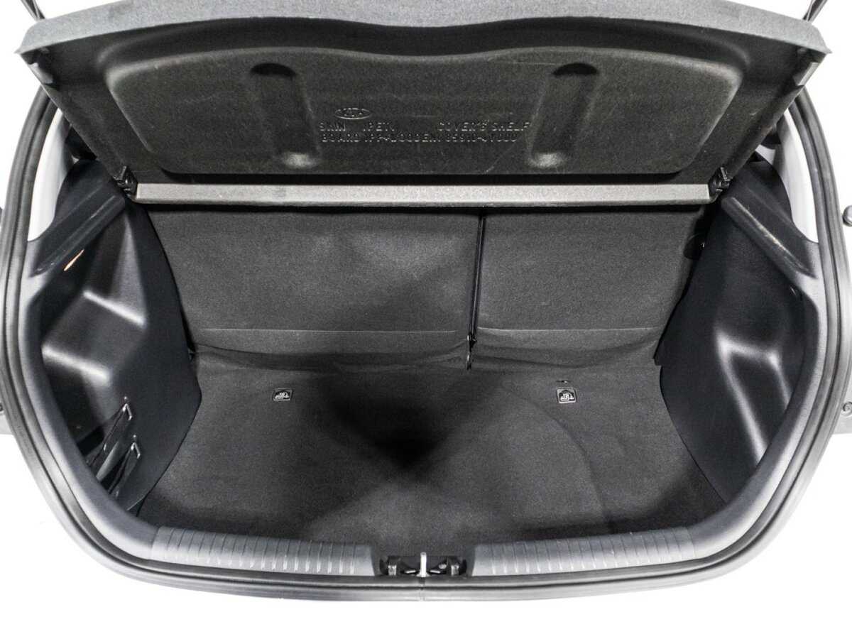 Kia Rio с пробегом — 2017 год. Фото: #14