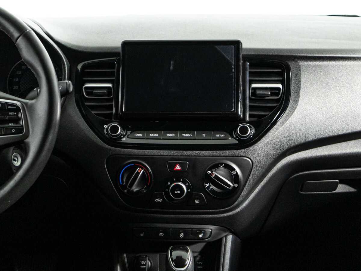 Hyundai Solaris с пробегом — 2022 год. Фото: #13