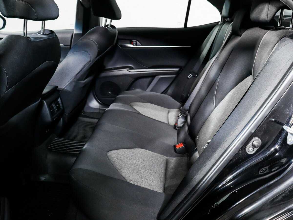 Toyota Camry с пробегом — 2021 год. Фото: #6