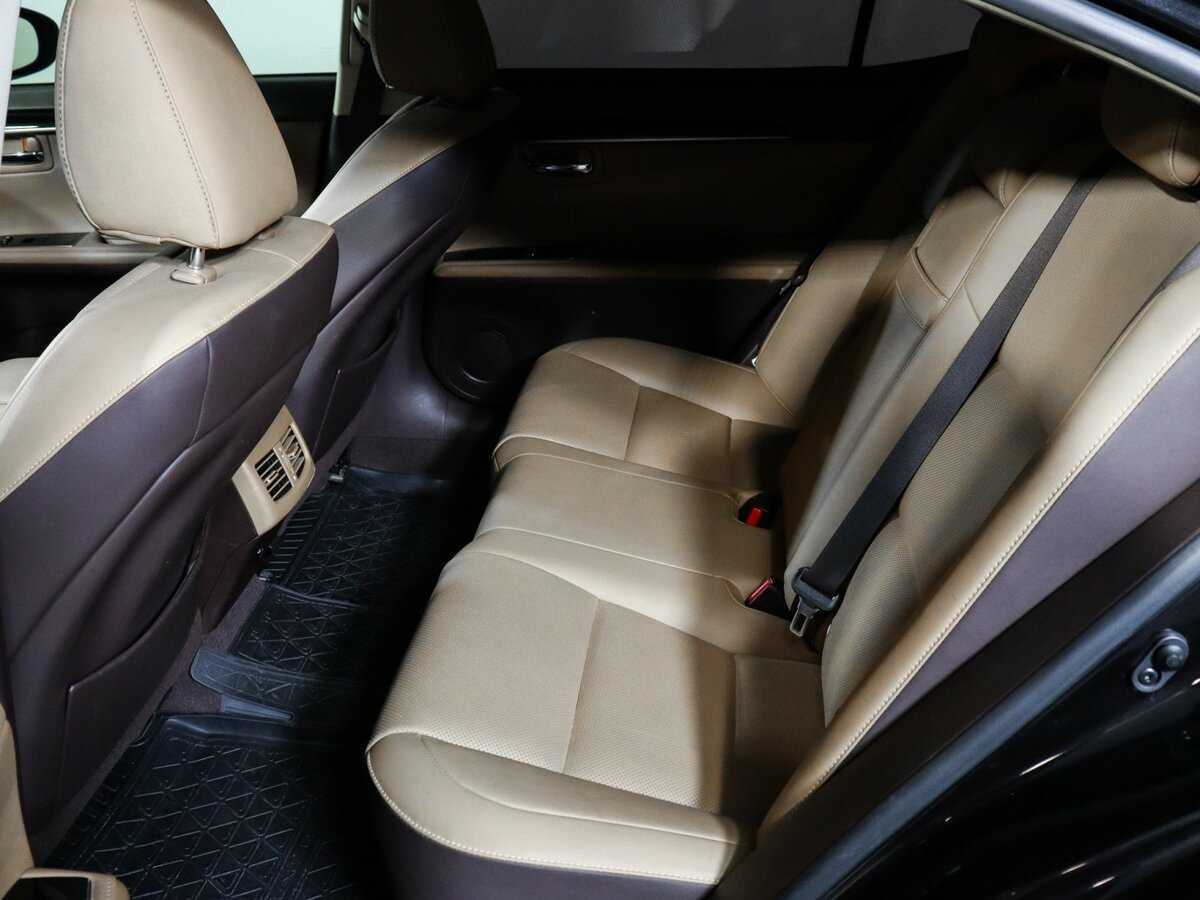 Lexus ES с пробегом — 2017 год. Фото: #6