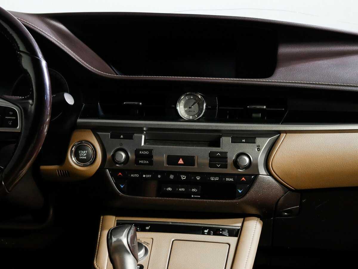 Lexus ES с пробегом — 2017 год. Фото: #8