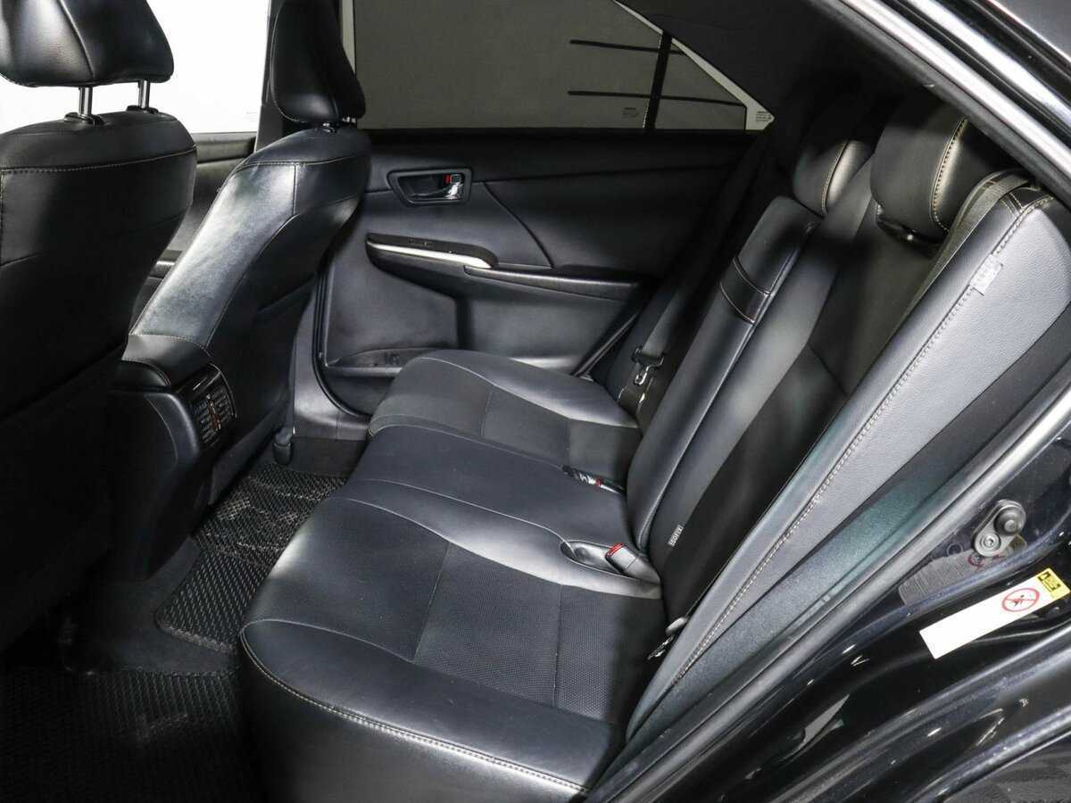 Toyota Camry с пробегом — 2015 год. Фото: #7