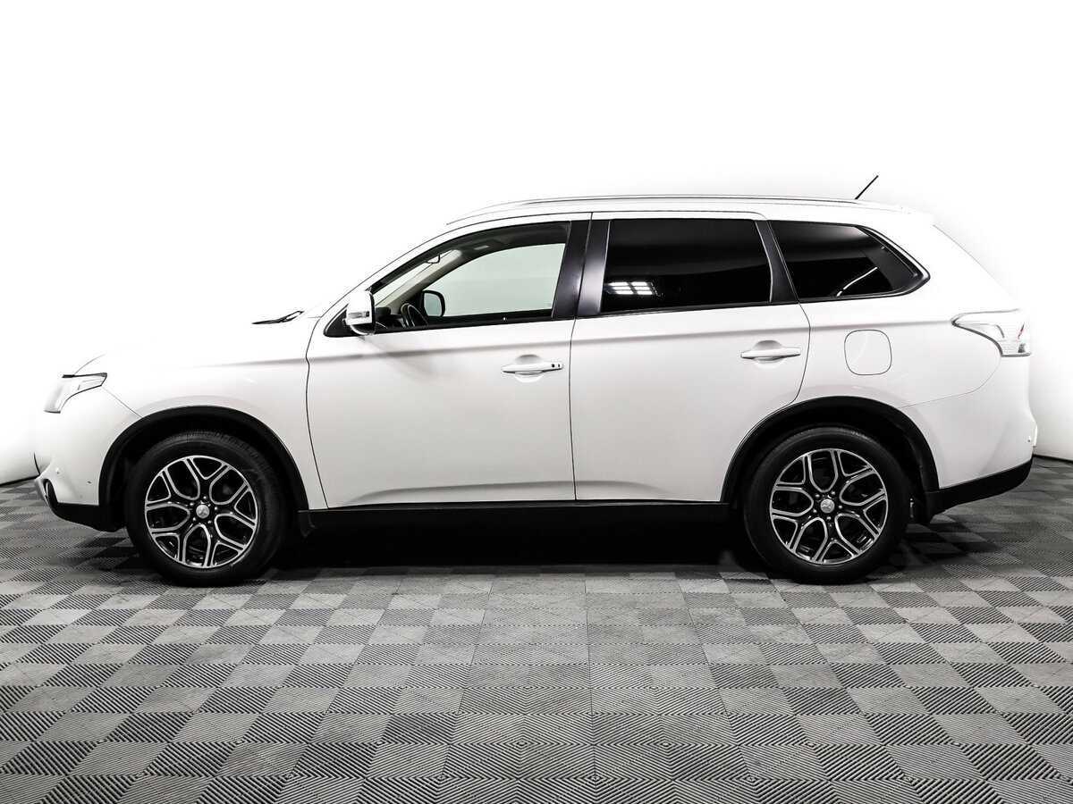 Mitsubishi Outlander с пробегом — 2015 год. Фото: #7