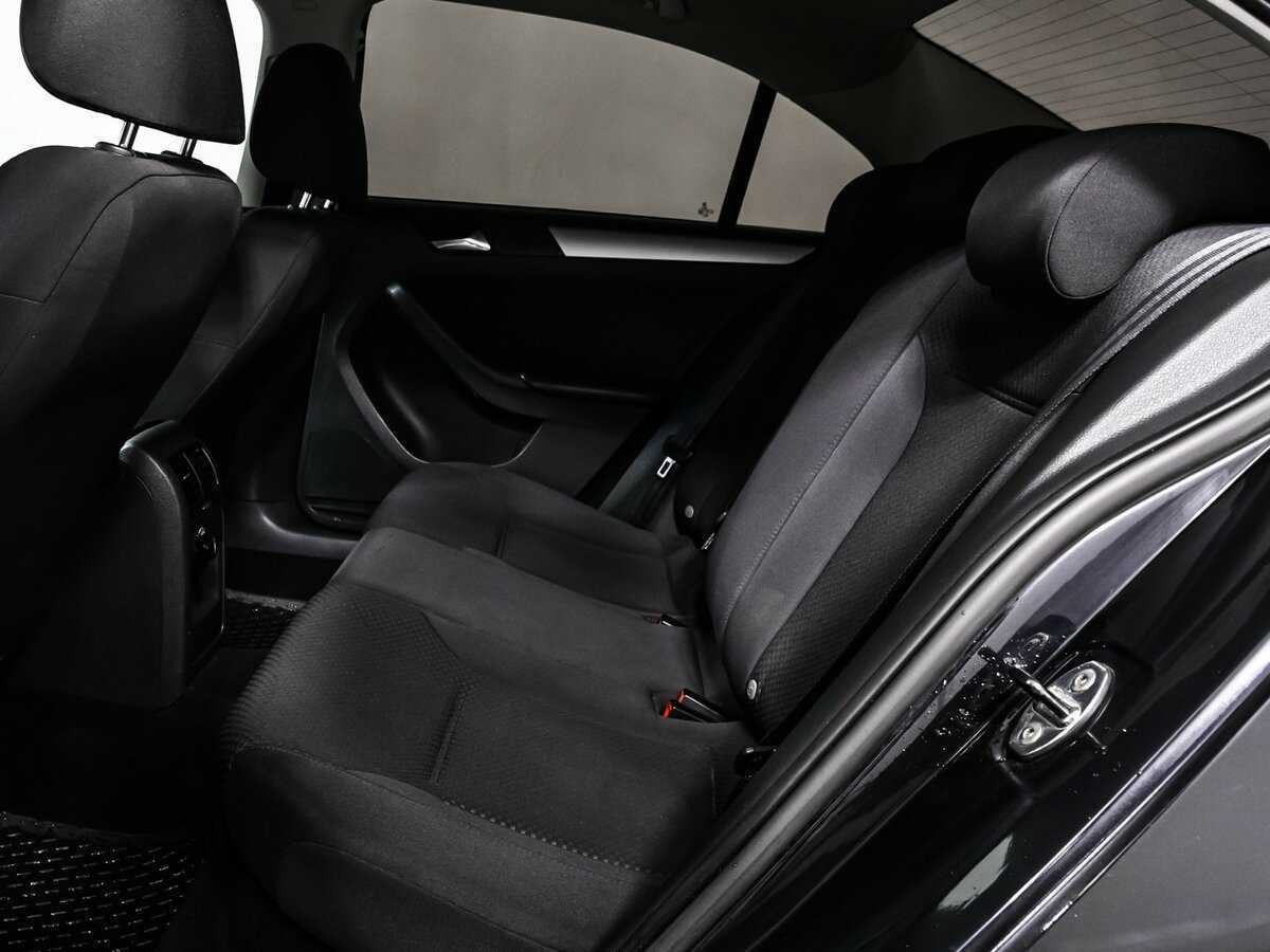 Volkswagen Jetta с пробегом — 2013 год. Фото: #12