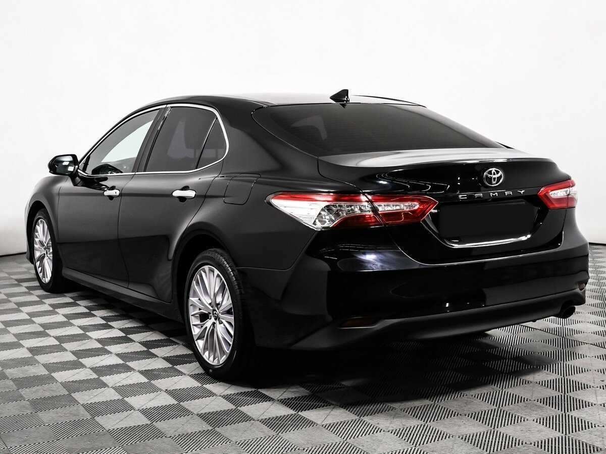 Toyota Camry с пробегом — 2018 год. Фото: #6