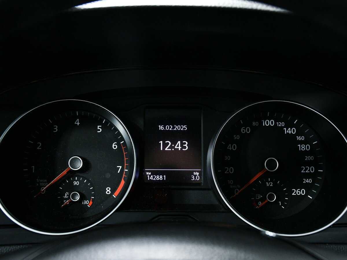 Volkswagen Passat с пробегом — 2017 год. Фото: #8