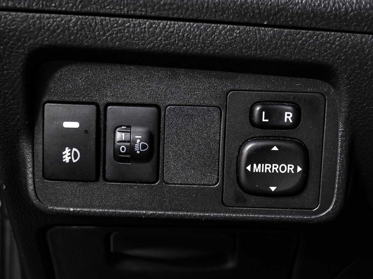 Toyota Corolla с пробегом — 2012 год. Фото: #13