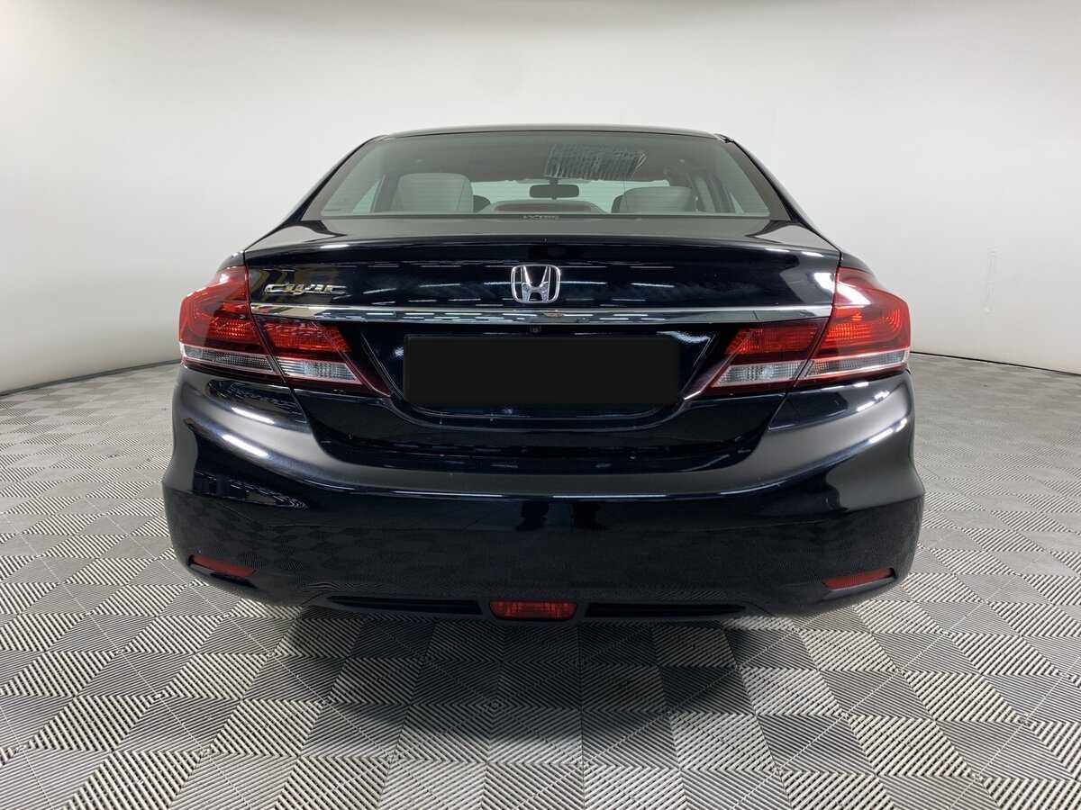 Honda Civic с пробегом — 2013 год. Фото: #5