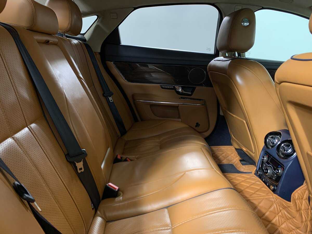 Jaguar XJ с пробегом — 2012 год. Фото: #17