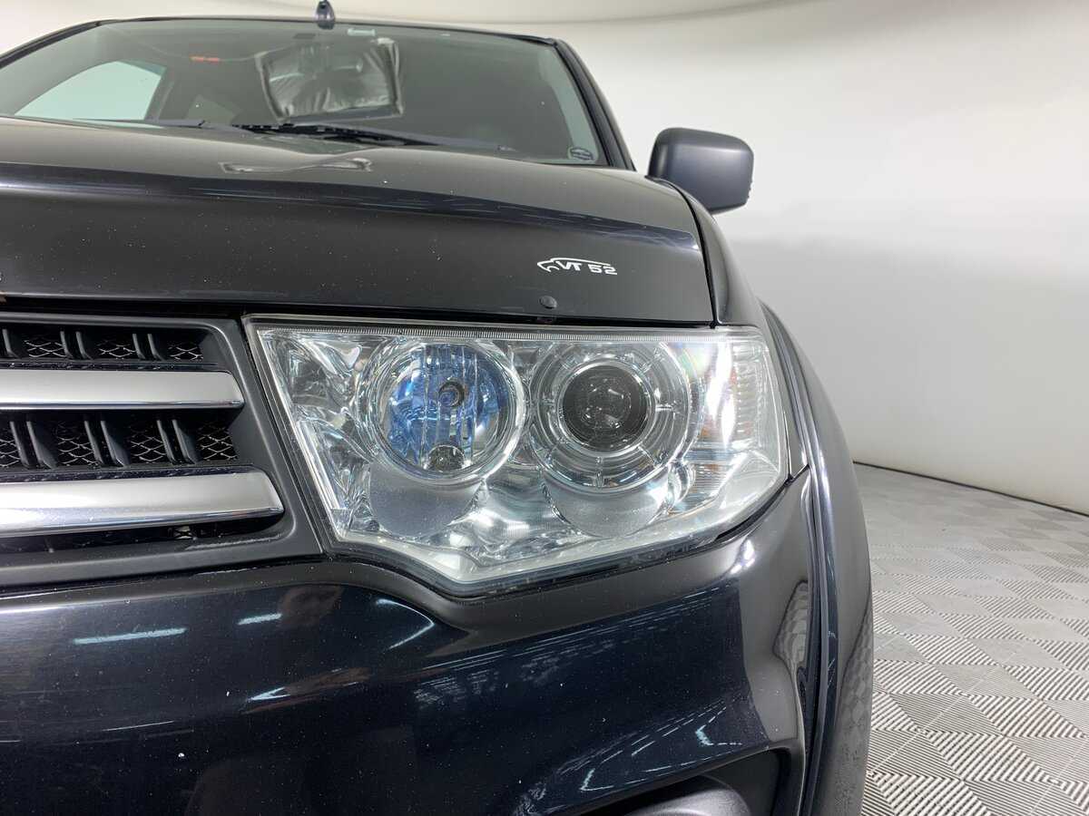 Mitsubishi Pajero Sport с пробегом — 2014 год. Фото: #9