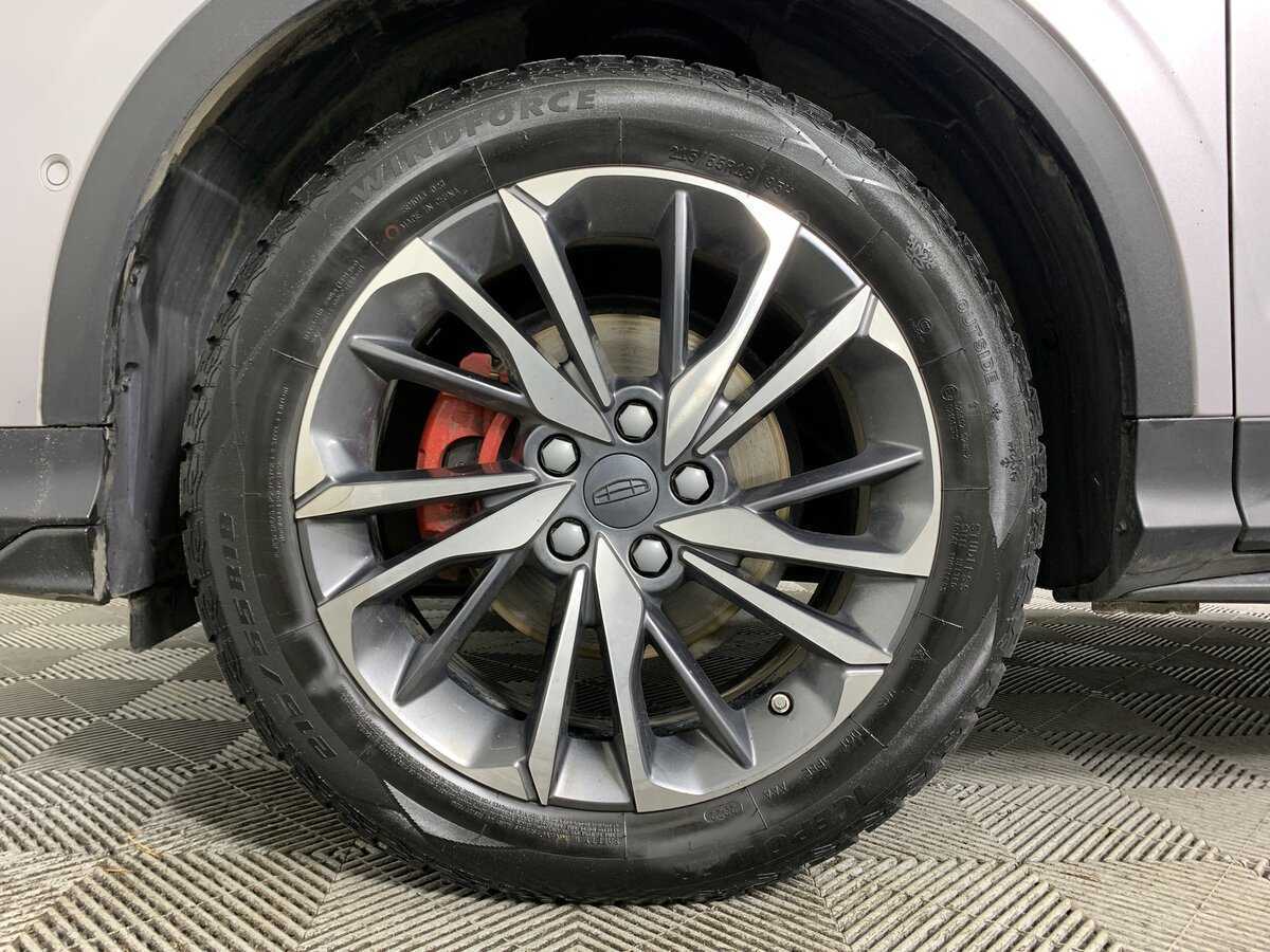 Geely Coolray с пробегом — 2022 год. Фото: #8