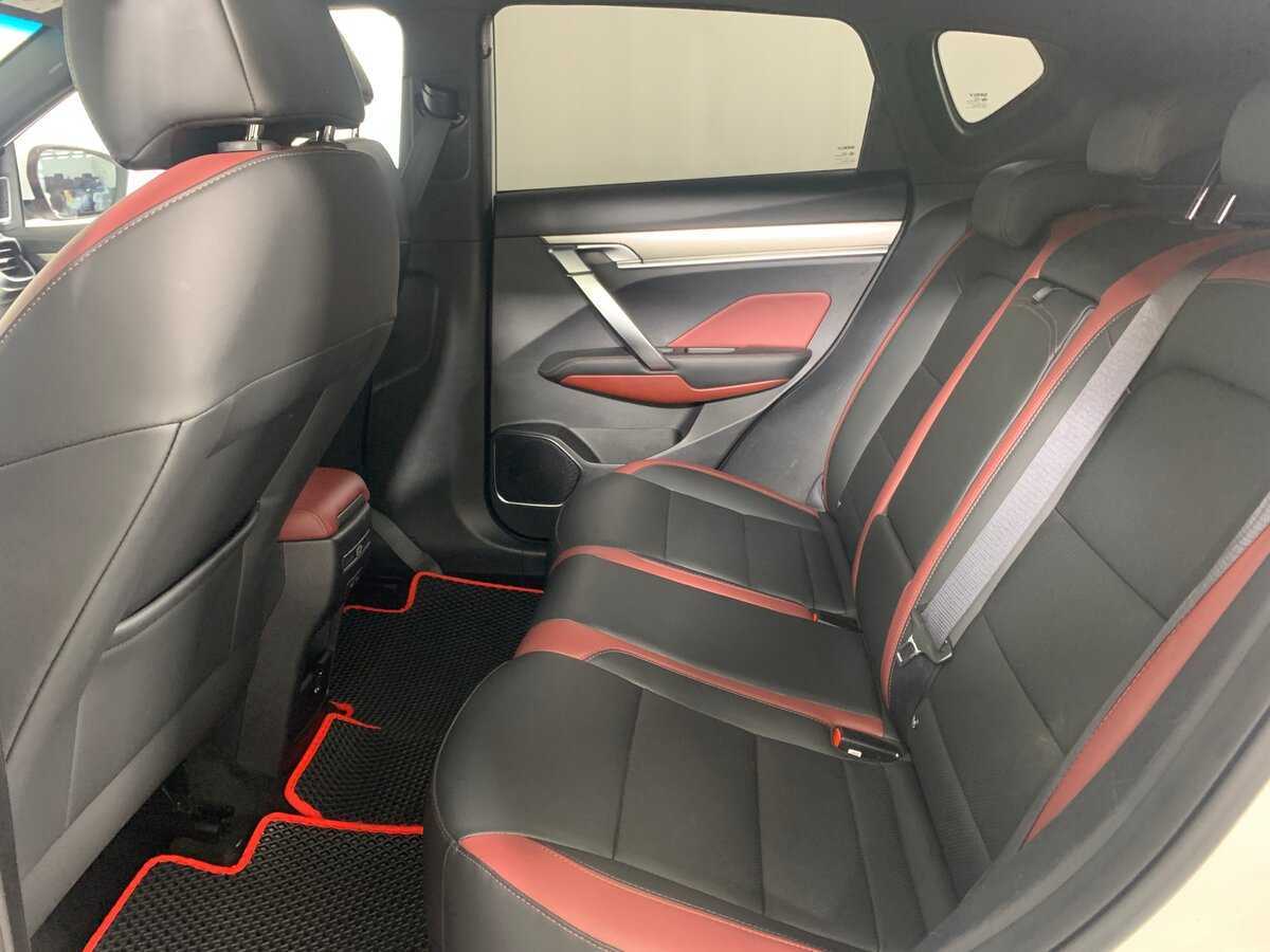 Geely Coolray с пробегом — 2023 год. Фото: #18