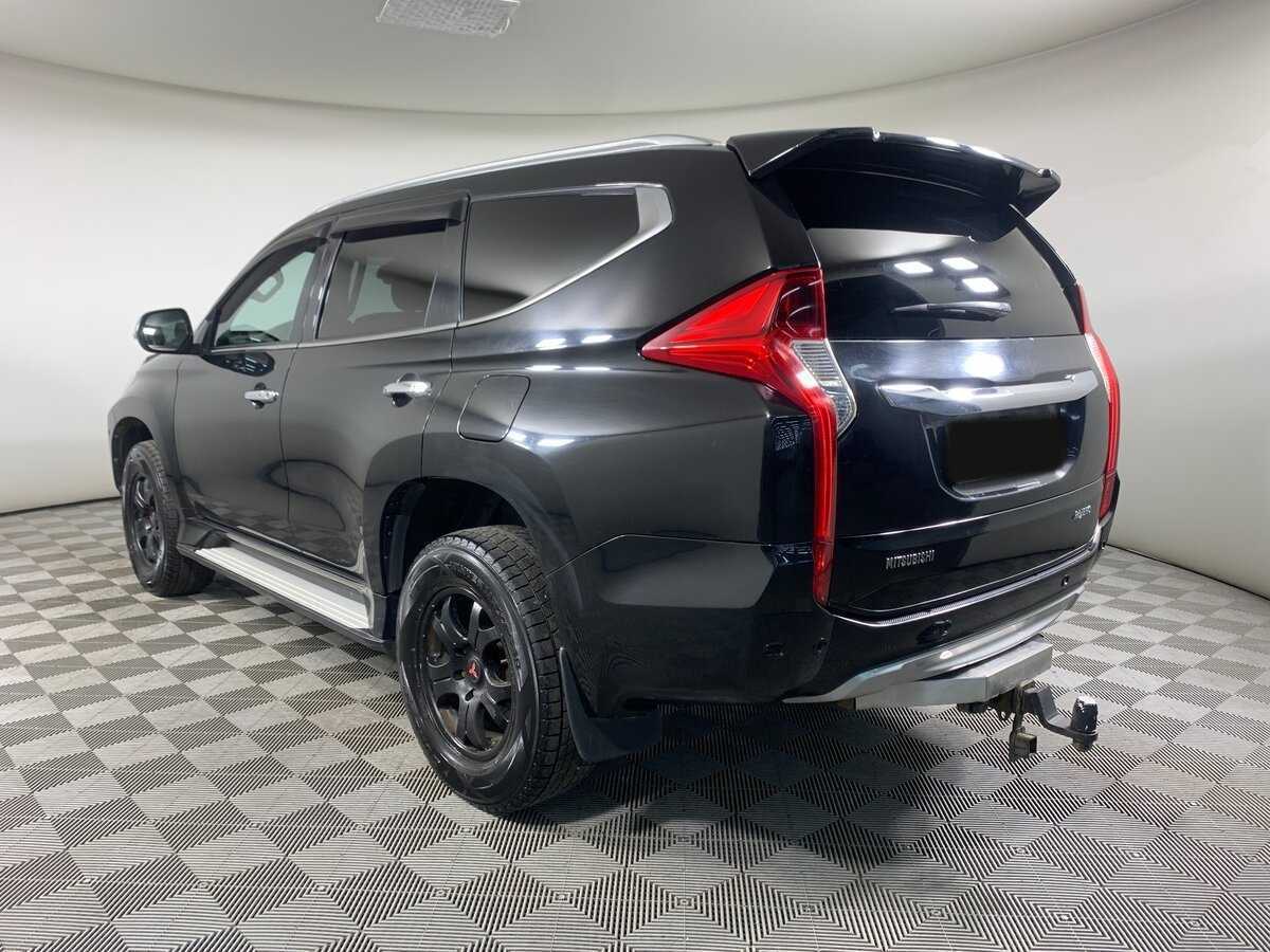 Mitsubishi Pajero Sport с пробегом — 2017 год. Фото: #6
