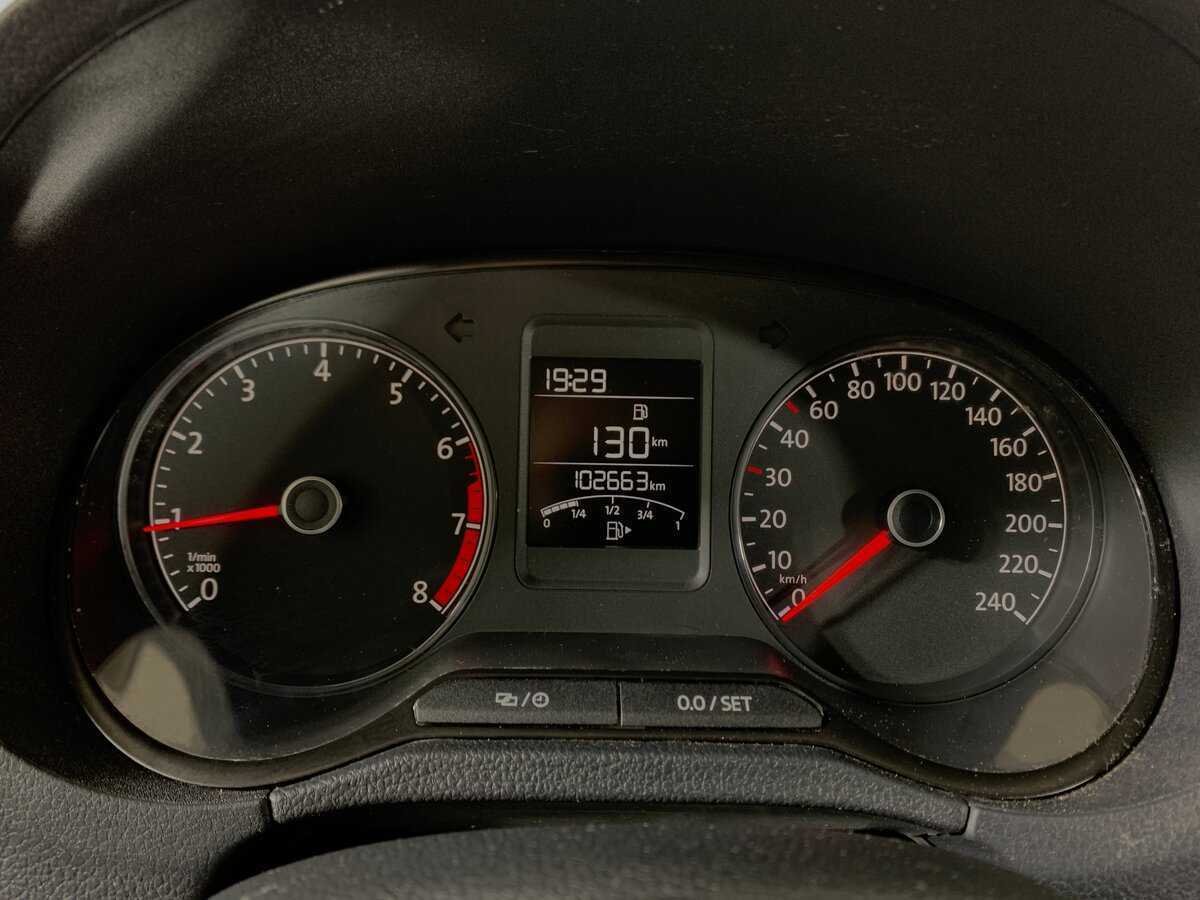 Volkswagen Polo с пробегом — 2016 год. Фото: #11