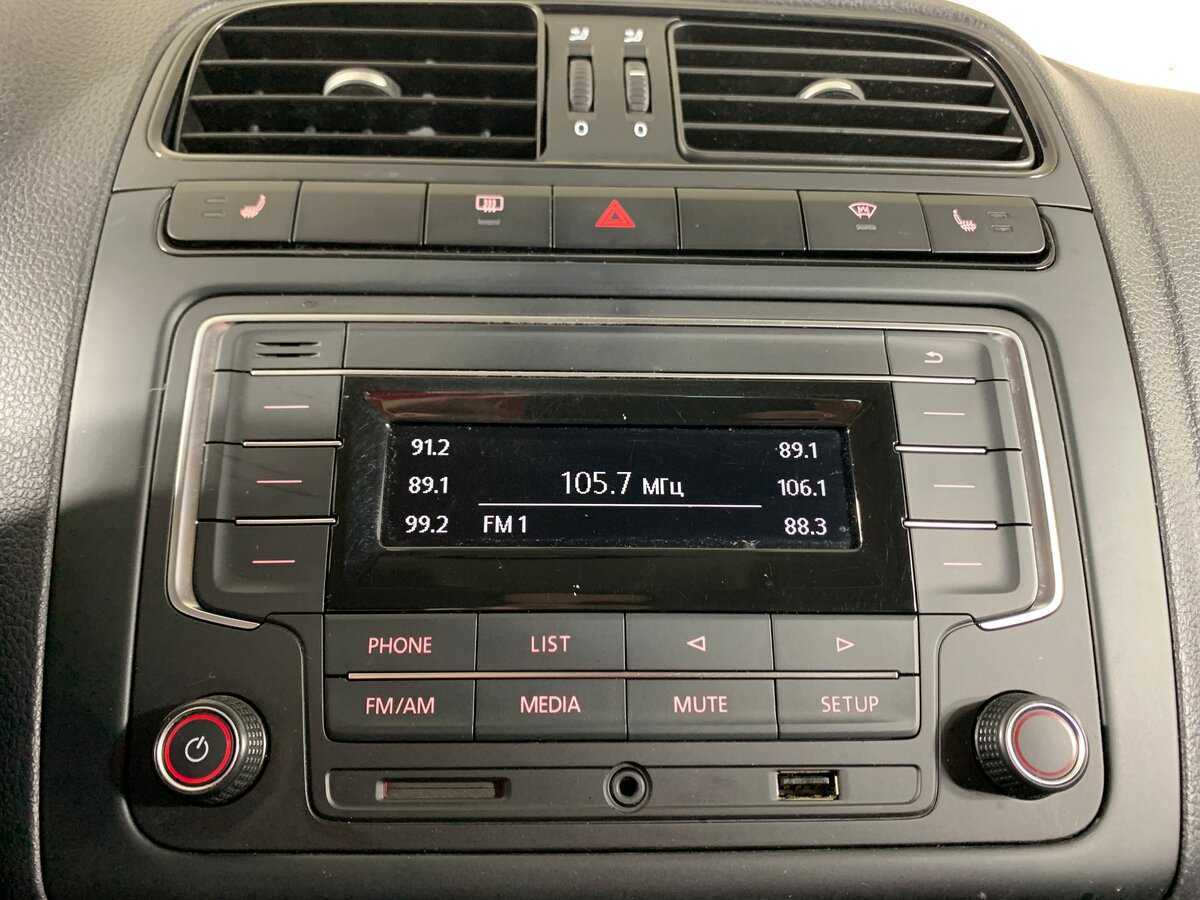 Volkswagen Polo с пробегом — 2016 год. Фото: #12