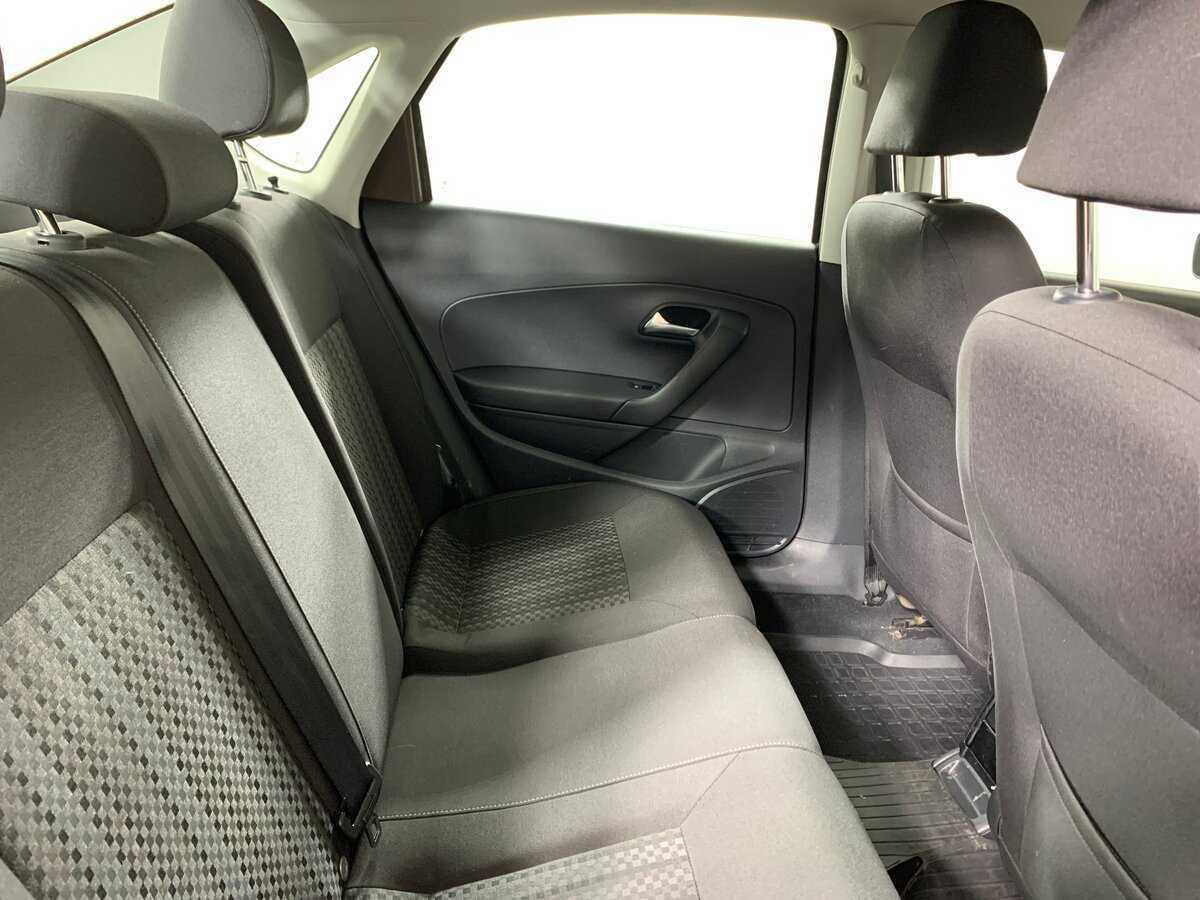 Volkswagen Polo с пробегом — 2016 год. Фото: #14