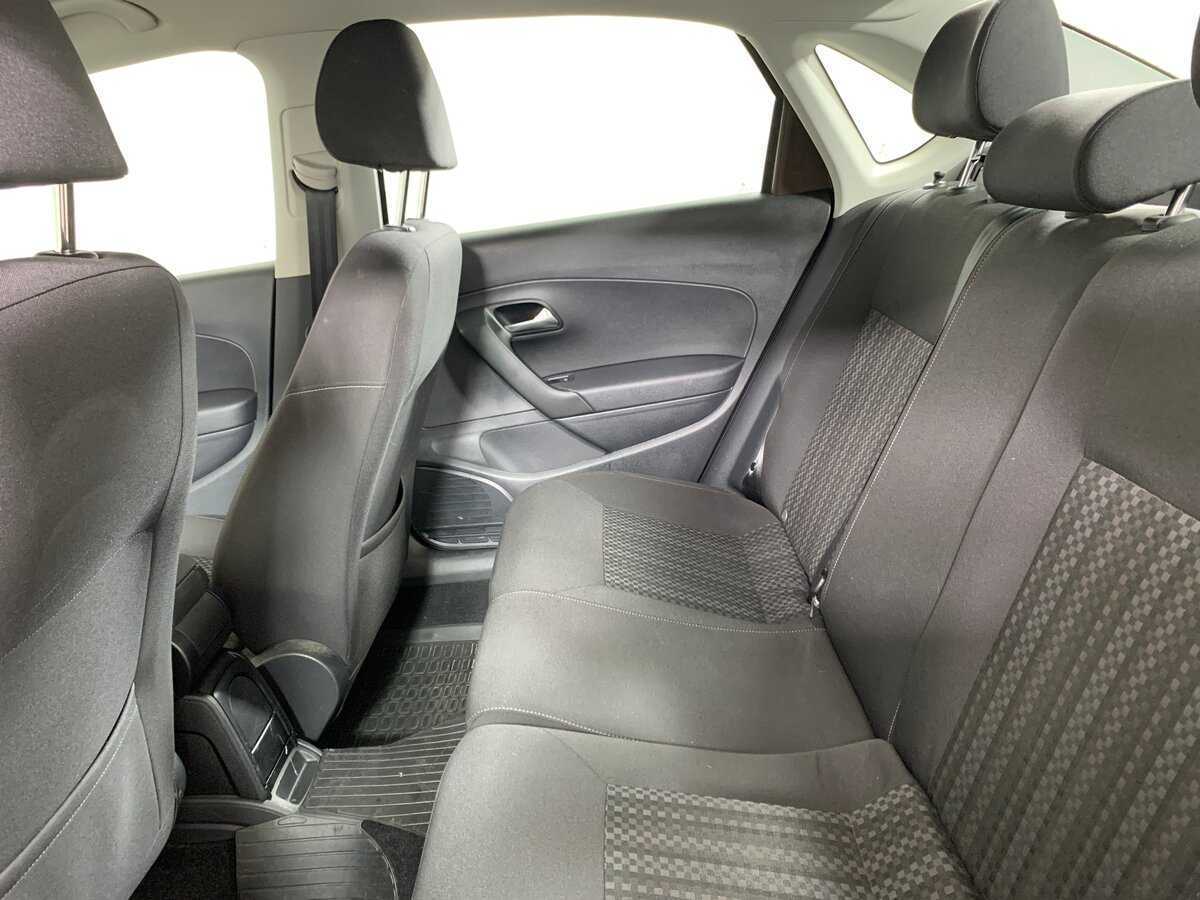 Volkswagen Polo с пробегом — 2016 год. Фото: #15