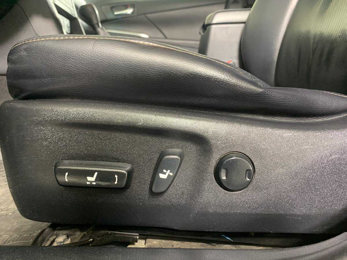 Toyota Camry с пробегом — 2016 год. Фото: #14