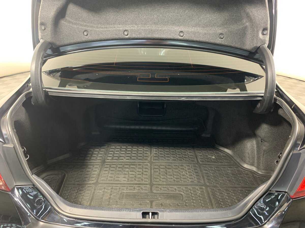 Toyota Camry с пробегом — 2016 год. Фото: #17